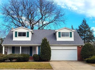 21256 Birchwood St, Farmington, MI 48336