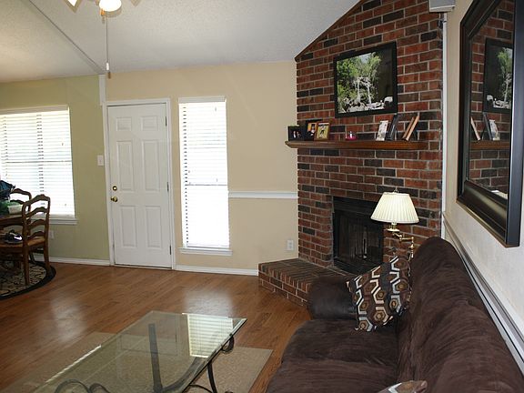 4th image of 5610 Brookhollow Ct