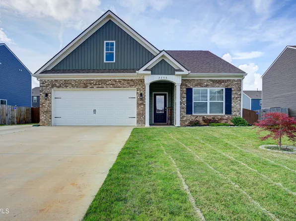 2206 Egret Ln, Piney Flats, TN 37686