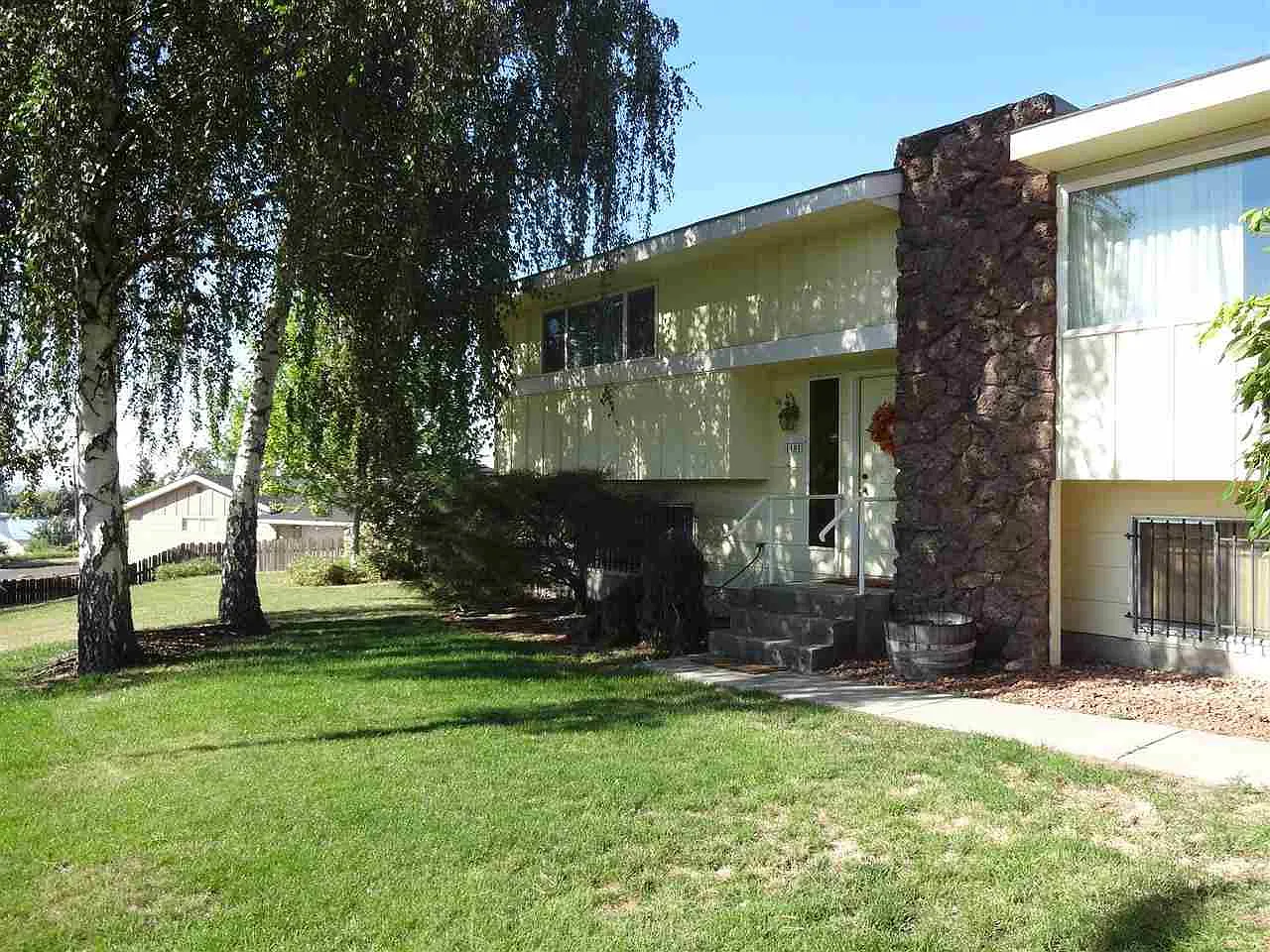 1101 Woodward St photo 1