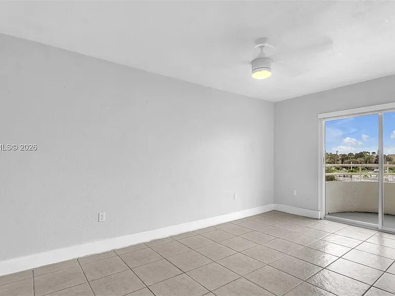 10755 SW 108th Ave #304 — Photo 10