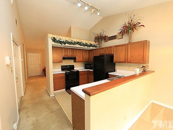 5th image of 306 Gatehouse Ln