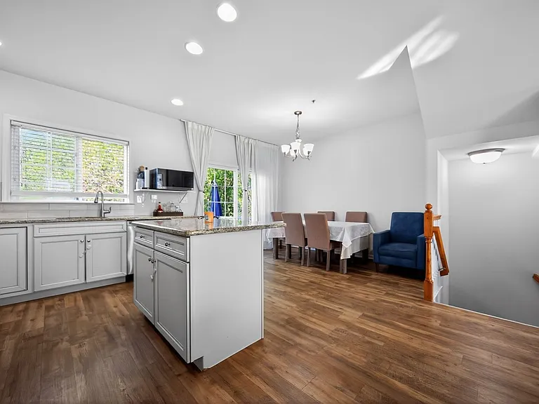 11 Faraday Ct — Photo 17