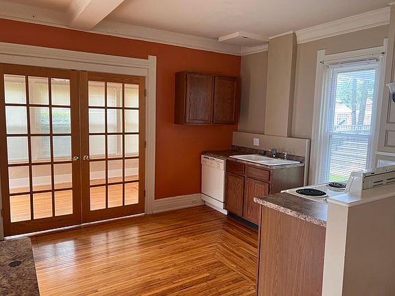 5th image of 314 N Main St