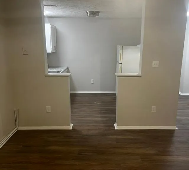 566 Glenwood Ave #5 — Photo 3