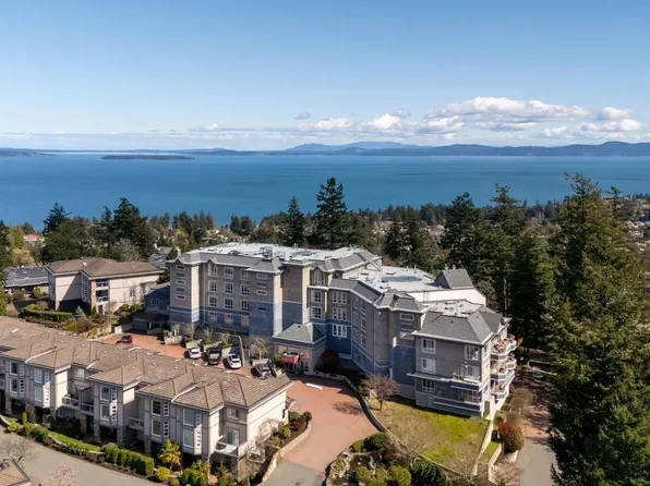 940 Boulderwood Rise #406, Saanich, BC V8Y 3H5