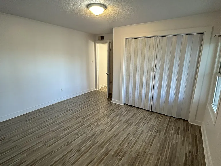 210 Derby Ave #C — Photo 5