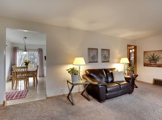 16222 Tonkaway Rd, Minnetonka, MN 55345