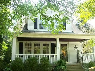 2nd image of 826 Pleasantville Rd