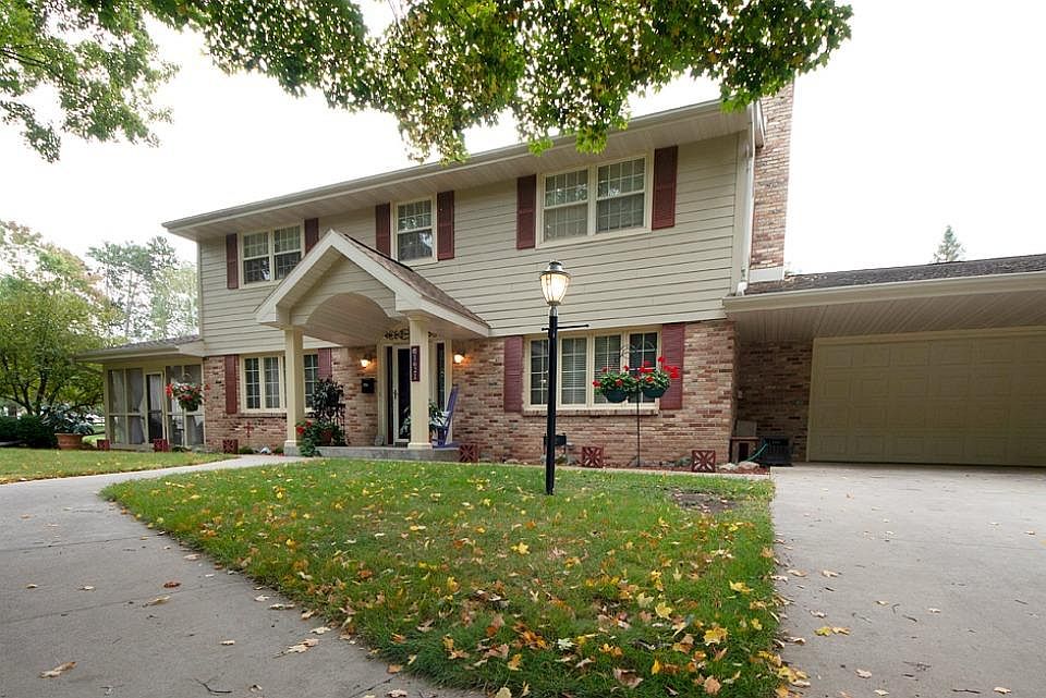 1st image of 1621 Parkview Dr