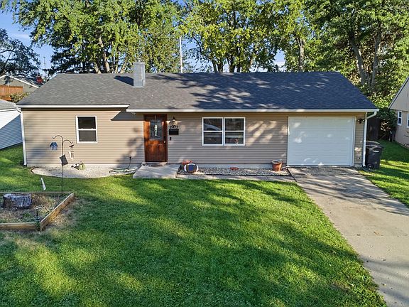 2nd image of 2413 Maumee Pl