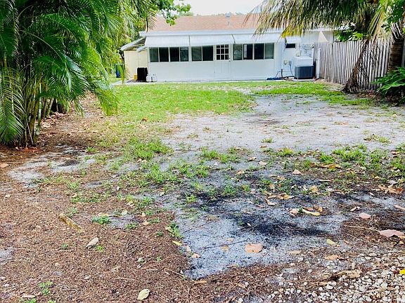 2nd image of 1026 Riverwood Ln