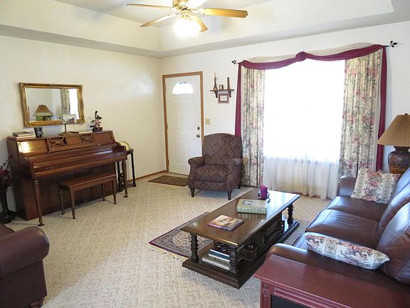 2nd image of 208 Linda Ln