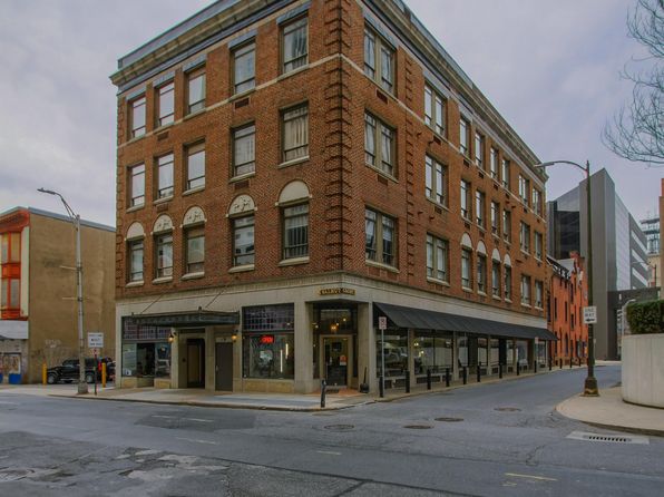 210 Walnut St #404