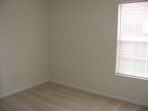 5th image of 2713 Bluff View Dr #B