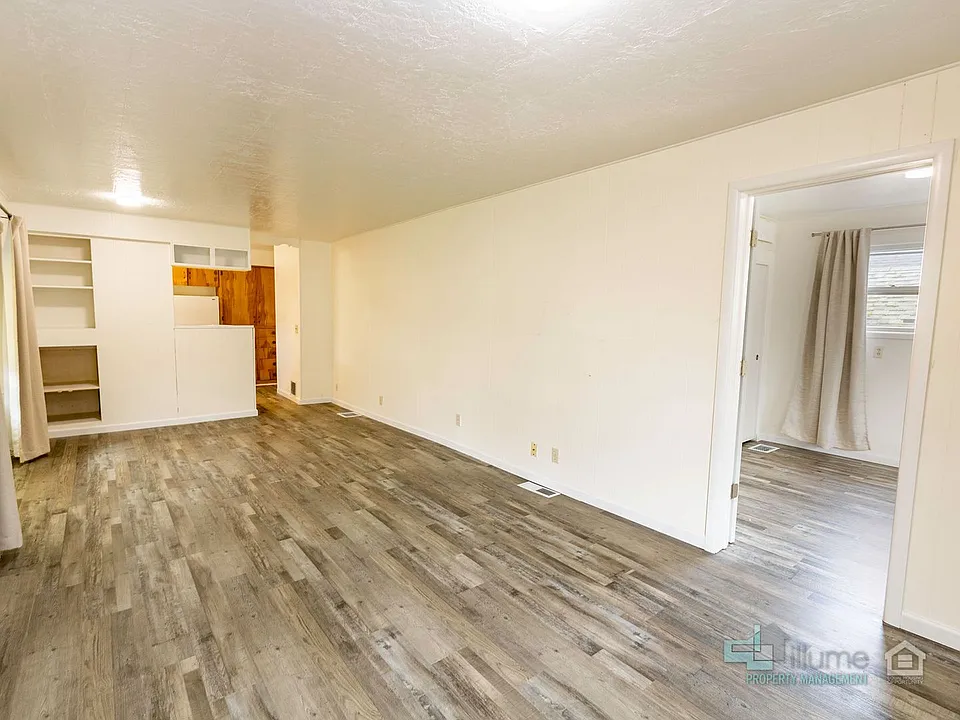 Charming Multi-Unit Living in Prime Northeast Salem Location