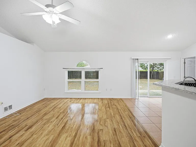38 Bud Field Dr — Photo 12