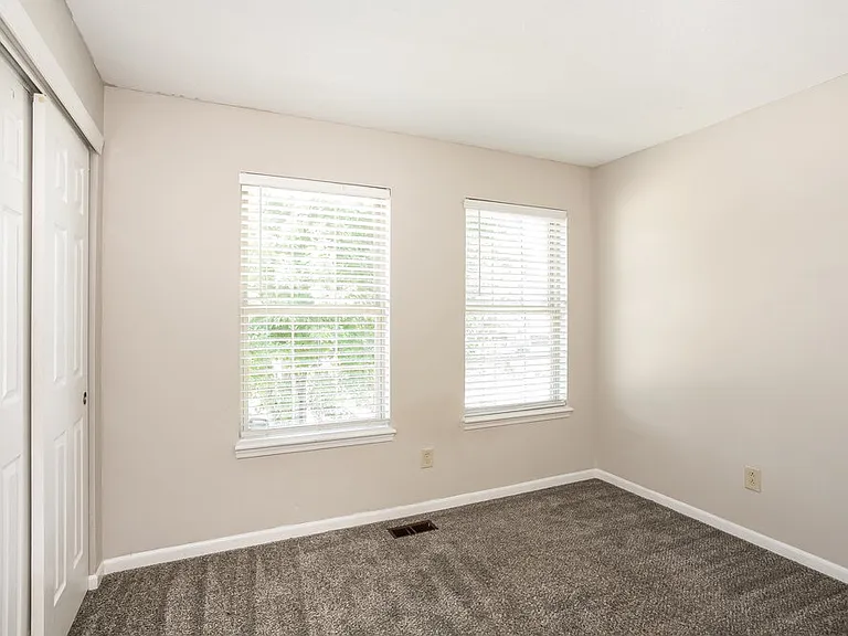 5805 Tanager Ln — Photo 13