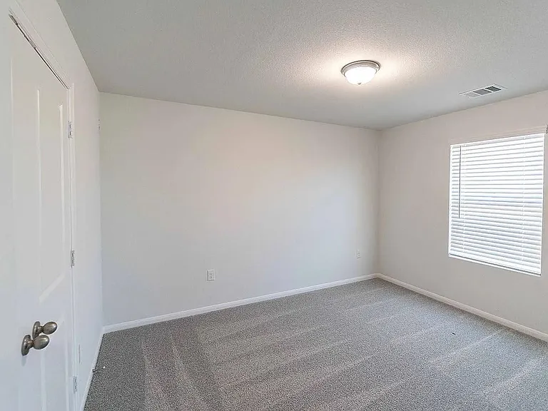 515 Clearlake Dr — Photo 9