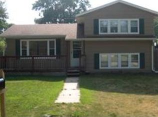 612 N Neisse St, Blue Grass, IA
