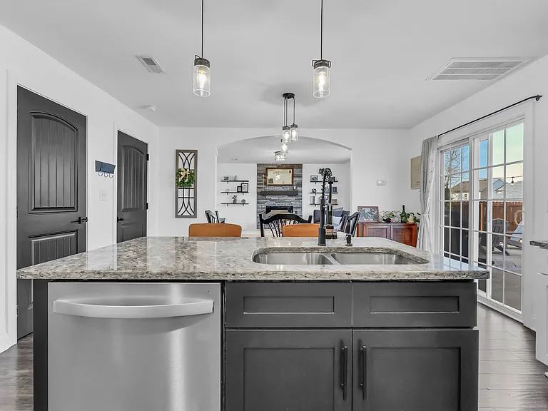 505 Sourwood Dr — Photo 10