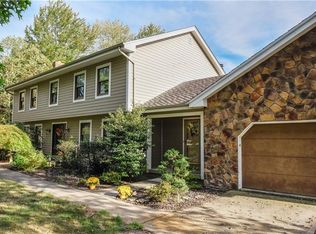 1809 N Villa Dr, Gibsonia, PA