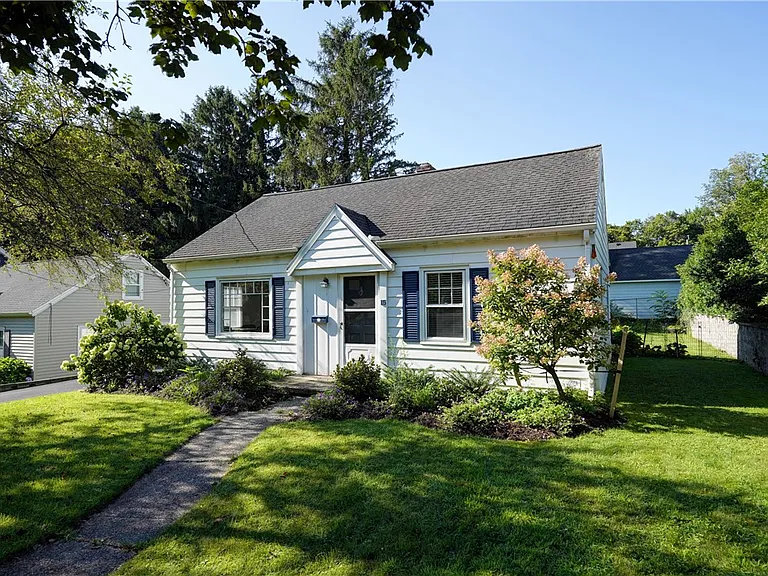 15 Maple St — Photo 1