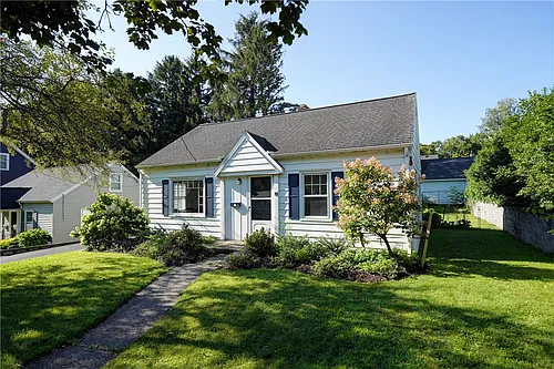 15 Maple St Photo 1