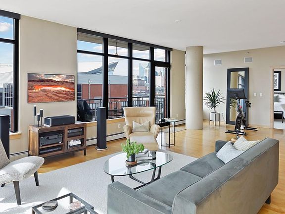 3rd image of 215 10th Ave S Unit 901