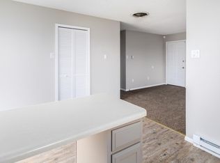 392 E Stardust Dr, Pueblo West, CO 81007