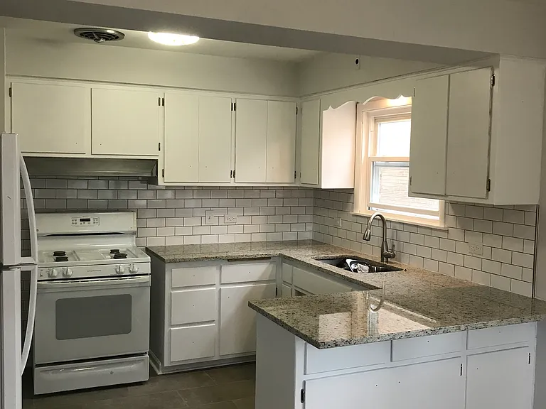 8022 N Oriole Ave #1 — Photo 5