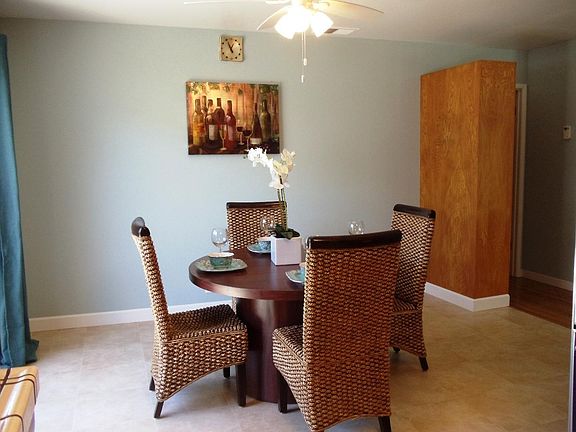 4th image of 3070 College Dr
