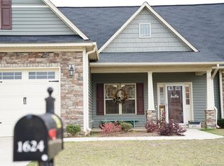 1624 Seattle Slew Ln, Hope Mills, NC 28348