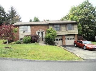 226 Ellsworth St, California, PA 15419