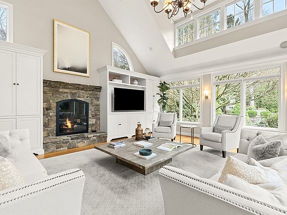 3rd image of 27 Radcliffe Rd