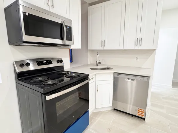 638 West 160th Street image 4 of 12