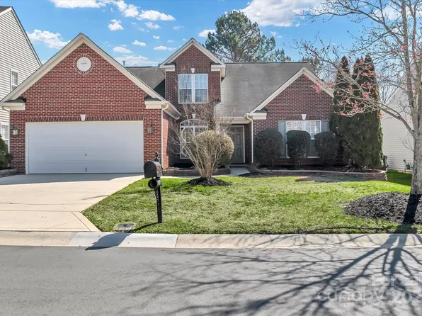 1027 Fountainbrook Dr, Indian Trail, NC 28079