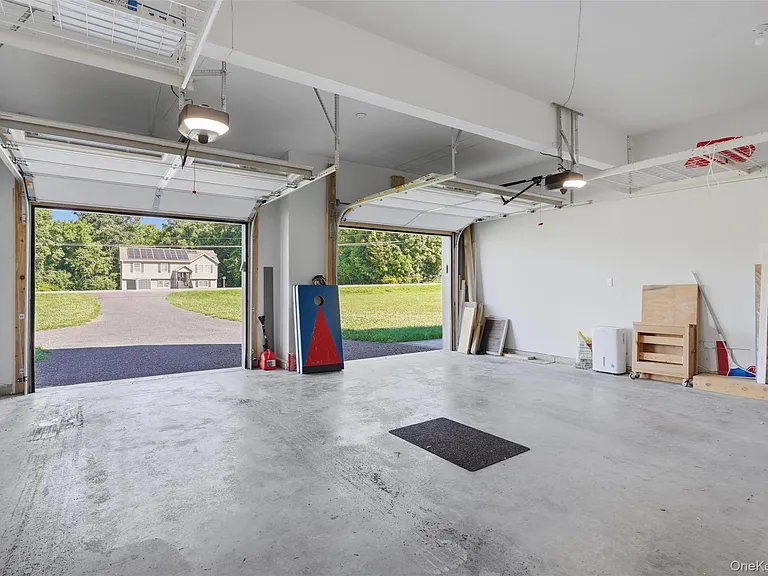 112 Pine Grove Rd — Photo 32