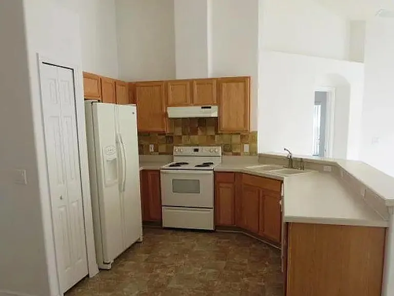 9843 Doriath Cir — Photo 8