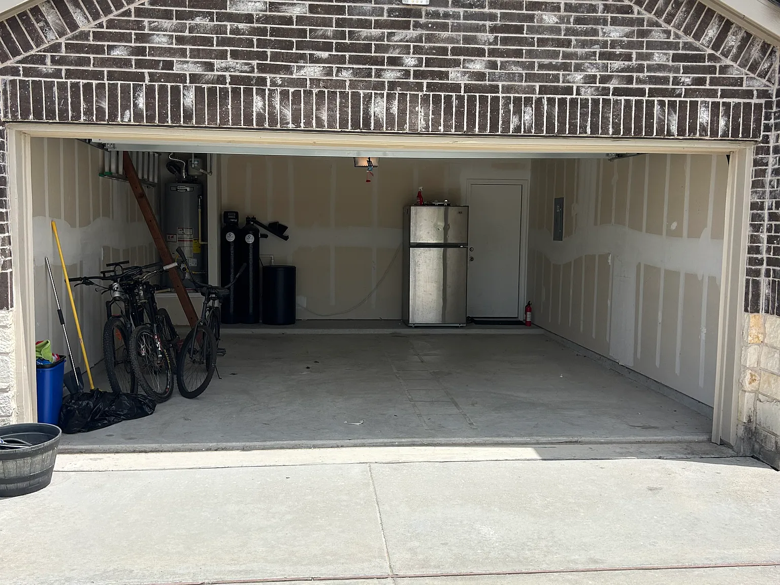 4 bed, 2.5 bath, 1830 sqft, $2,200 — Photo 4