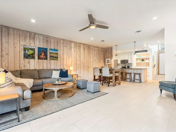 613 Hi Circle North #E, Horseshoe Bay, TX 78657