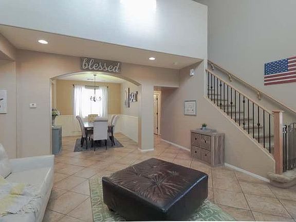 2nd image of 62 W Camino Cuesta Abajo
