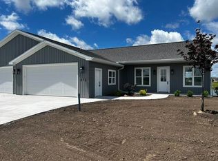 812 Lakeview Ln, Ripon, WI 54971