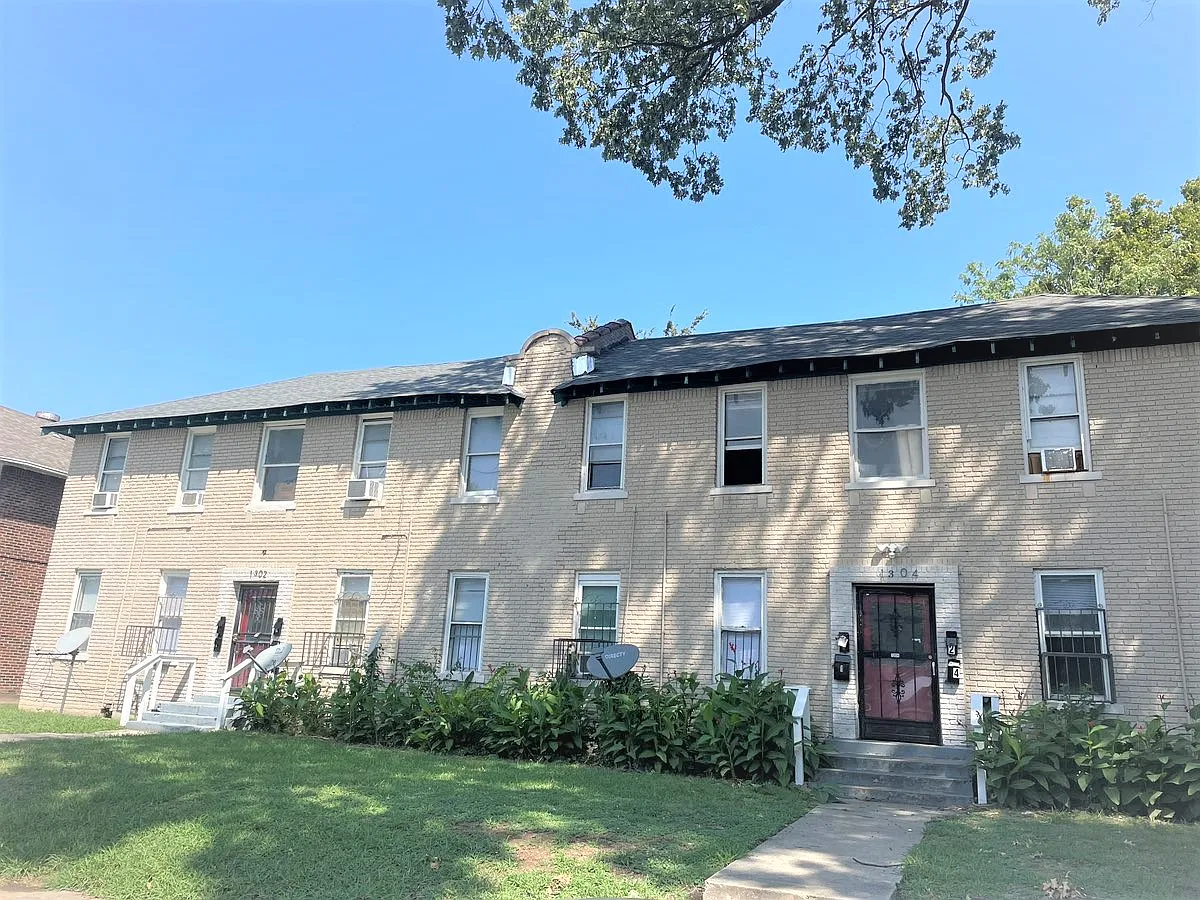 1 bed, 400 sqft, $745 — Photo 1