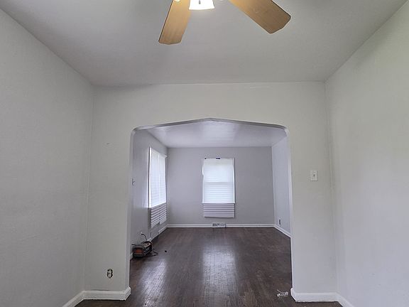 4th image of 803 E 45th Ave