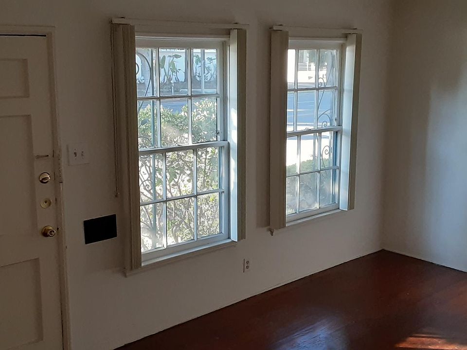 another angle of LIVING ROOM