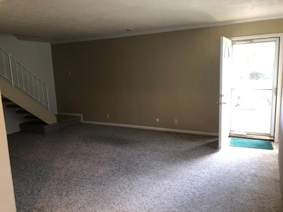 3rd image of 3229 Lupine Dr