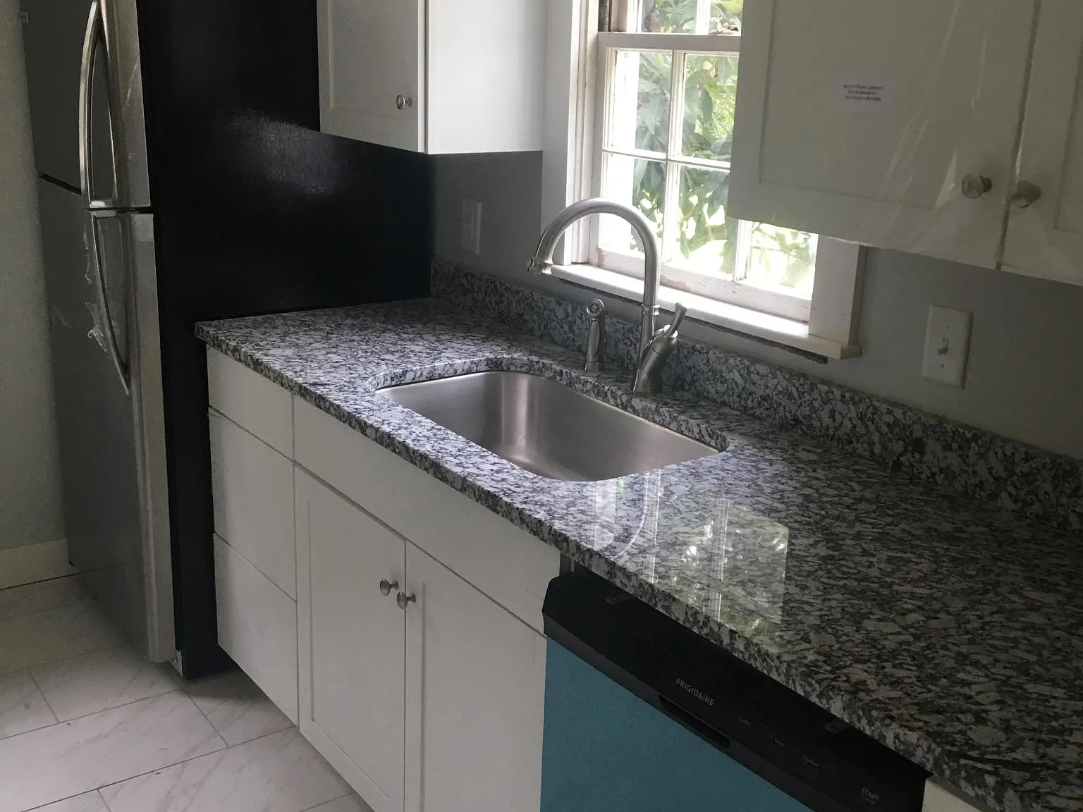 2 bed, 1400 sqft, $1,600 — Photo 4