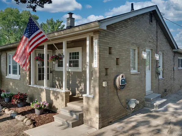 11187 Ziegler St, Taylor, MI 48180