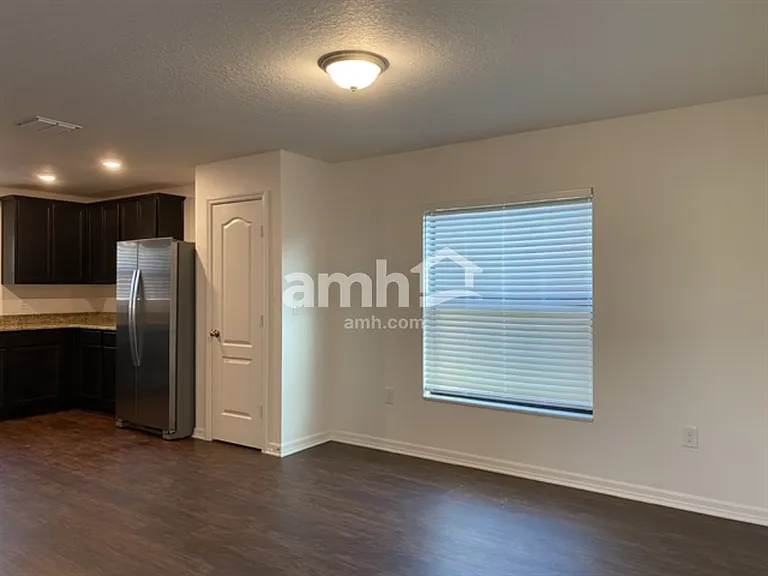 1122 Brenton Leaf Dr — Photo 3